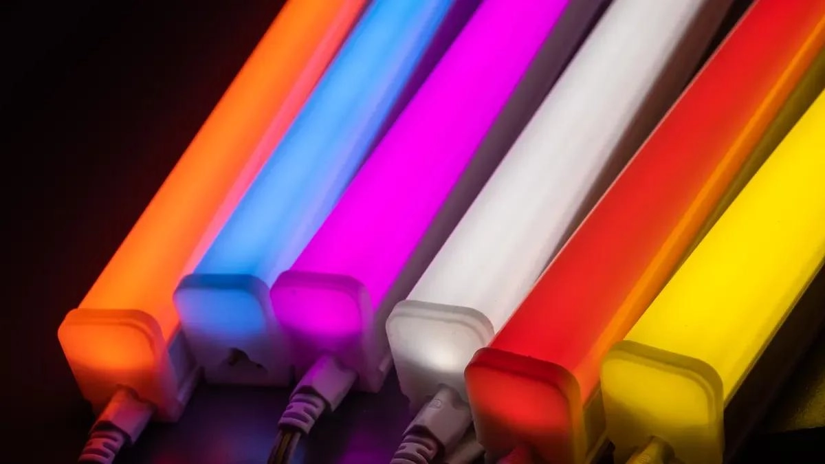 يمكنك إيقاف انخفاض الجهد الكهربائي في مصابيح LED المرنة الطويلة جدًا باستخدام هذه الحلول